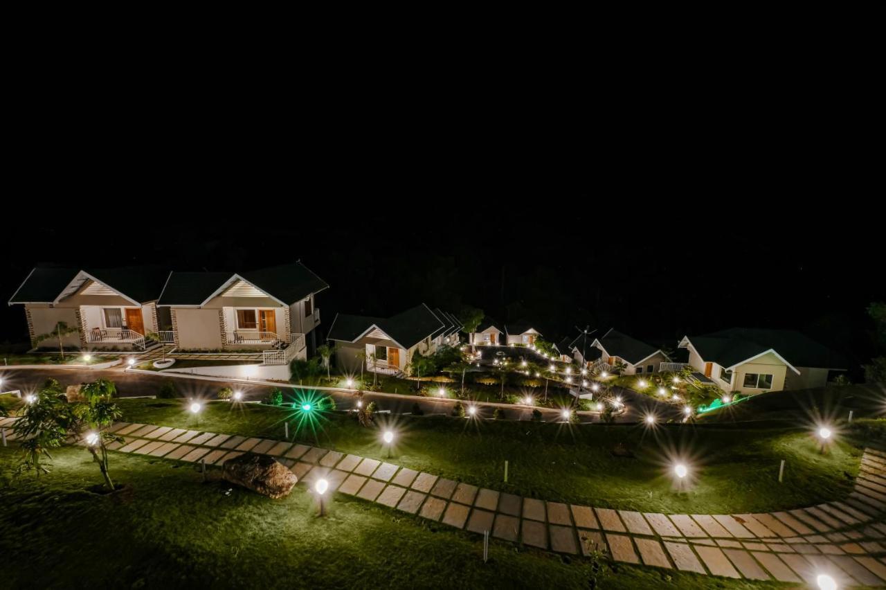 Aveda Munnar Mountains And Mist Hotel Buitenkant foto
