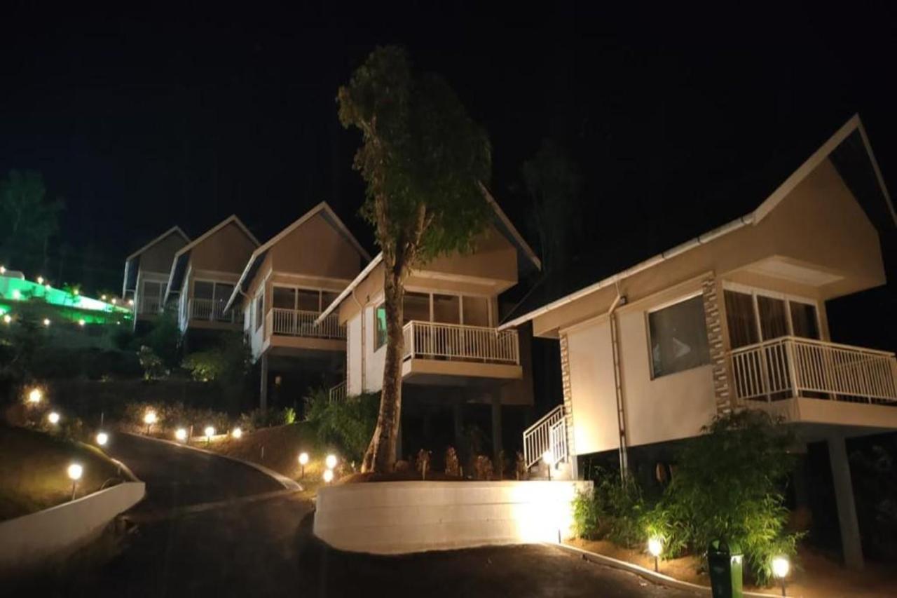 Aveda Munnar Mountains And Mist Hotel Buitenkant foto